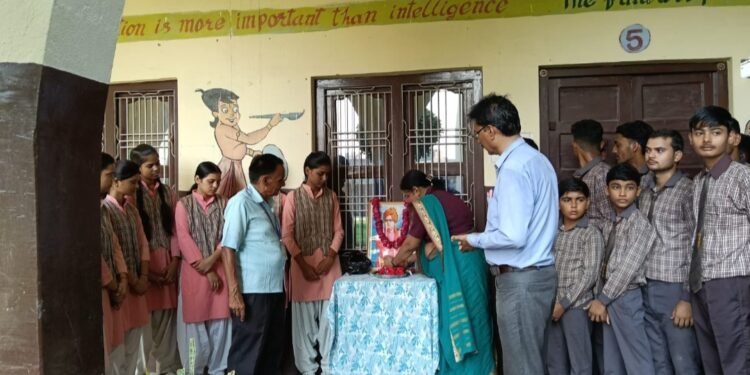 संत विवेकानंद सीनियर सेकंडरी स्कूल में महान संत एवं आध्यात्मिक गुरु स्वामी विवेकानंद नन्द की पुण्य तिथि मनाई गई ।…