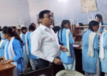 बेवर स्थित अमर शहीद इंटर कॉलेज एवं भोगांव कस्बा स्थित मदन इंटर कॉलेज का जिलाधिकारी अंजनी कुमार सिंह ने औचक निरीक्षण किया…