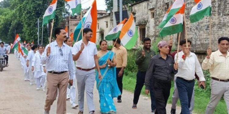 हर घर तिरंगा अभियान के तहत निकाली गई तिरंगा यात्रा….
