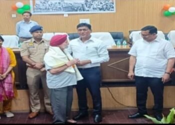 विभाजन का दंश झेलने वालों को किया गया सम्मानित,जिलाधिकारी ने भावुक होकर साझा की पीड़ा…