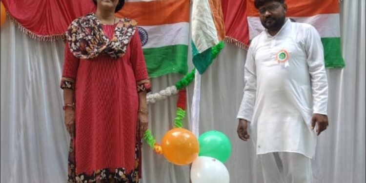 करहल ब्लॉक मे बाल विकास परियोजना कार्यालय में ध्वजारोहण..