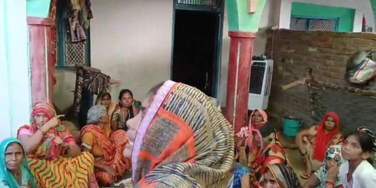 मैनपुरी मे पिटाई से आहट युवक ने फांसी के फंदे पर झूल कर दे दी जान…..