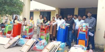 करहल विकास खंड के ब्लॉक परिसर में आंगनबाड़ी केंद्रों को इन्फ्रा किट वितरित की गई…..