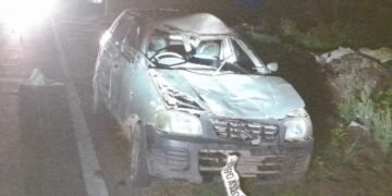 करहल में आवारा पशु से टकराई कार,हादसा टला…