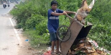 करहल नवीन उप मंडी स्थल की साफ सफाई की कमान नाबालिक बच्चों के हाथ…