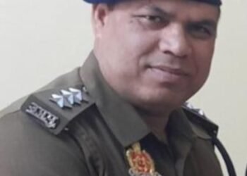 हेलमेट पुलिस और चालान से बचने के लिए पहनते हैं…