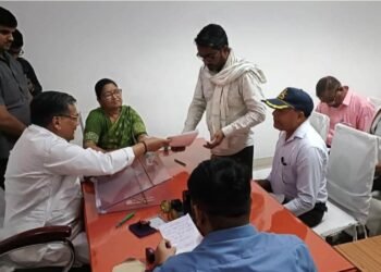 मैनपुरी पक्की पैमाइश के बाद मुड्डी उखाड़ने वालों को भू-माफिया में चिन्हित कर प्राथमिकी दर्ज कराकर सुसंगत धाराओं में की जाये दण्डात्मक कार्यवाही-पर्यटन एवं संस्कृति मंत्री..