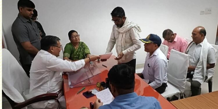 मैनपुरी पक्की पैमाइश के बाद मुड्डी उखाड़ने वालों को भू-माफिया में चिन्हित कर प्राथमिकी दर्ज कराकर सुसंगत धाराओं में की जाये दण्डात्मक कार्यवाही-पर्यटन एवं संस्कृति मंत्री..