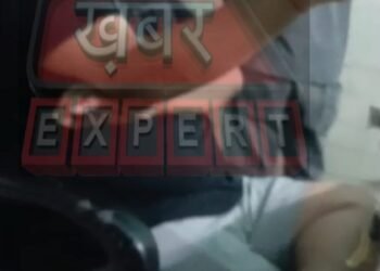 मैनपुरी सरकारी अस्पताल कुरावली में लापरवाही का मामला  चिकित्सक ने अंडरवियर में किया इलाज,डॉक्टर का वीडियो सोशल मीडिया पर वायरल..