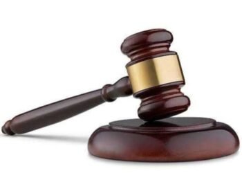 मैनपुरी बिजली चोरी के केसो मे न्यायालय सख्त कोर्ट न आने वाले 15 लोगो लोगो के बिना जमानती वारंट जारी किये।