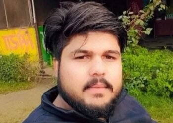 हादसे में मैनपुरी के युवक की मौत बालू से भरा ट्रक पलटा, खनन विभाग की चेकिंग के दौरान हादसा !