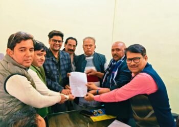 प्रेस क्लब मैनपुरी चुनाव:नामांकन पत्रों की बिक्री ने बढ़ाई सरगर्मी,कल होगा पर्चा दाखिल !