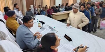 मैनपुरी-जन-सुनवाई के दौरान भोगांव क्षेत्र के 28 शिकायतकर्ताओं ने अपने शिकायती प्रार्थना पत्र जिलाधिकारी के सम्मुख प्रस्तुत किये!