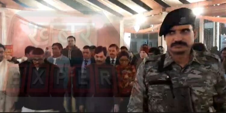 मैनपुरी पूर्व केंद्रीय मंत्री शहनवाज हुसैन एक निजी कार्यक्रम में करहल पहुंचे।