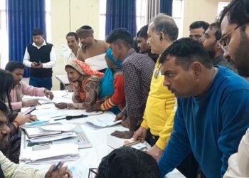 करहल-एस.आई.आर.अभियान के तहत नोमैपिंग श्रेणी मे आये 30353 मतदाताओं को नोटिस जारी !