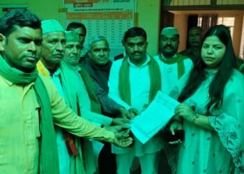 करहल-भारतीय किसान यूनियन (टिकैत) की तहसील परिसर में हुई बैठक,किसानों की पांच सूत्री मांगों को पूरा करने के लिए एसडीएम को दिया ज्ञापन !