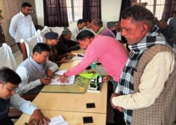 मैनपुरी-आवंटित पट्टों पर पट्टेदार ही रहें काबिज,किसी भी लेखपाल क्षेत्र में सार्वजनिक भूमि पर न हो अवैध अतिक्रमण- जिलाधिकारी अंजनी कुमार।