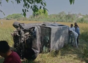 मैनपुरी-करहल बुझिया नहर के समीप खेत में तेज रफ़्तार थार अनियंत्रित होकर खेत मे गिरी,हादसे मे चार लोग घायल ।