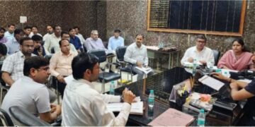 मैनपुरी-फर्रुखाबाद लिंक एक्सप्रेस-वे:भूमि अधिग्रहण की धीमी रफ्तार पर DM सख्त,एक सप्ताह में सुधार के निर्देश ।