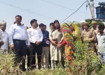 मैंनपुरी-मिशन समाधान 50 साल का इंतजार खत्म,पट्टेदारों को मिला कब्जा,सैकड़ों बीघा जमीन अवैध कब्जे से मुक्त ।