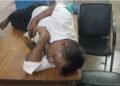 मैनपुरी-करहल स्वास्थ्य विभाग में बड़ी लापरवाही,वैक्सीन रूम में टेबल पर सोते मिले कर्मचारी,वीडियो वायरल ।